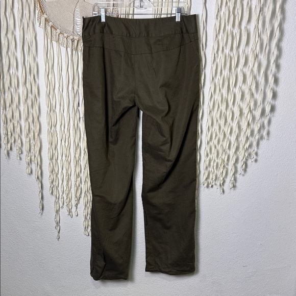 Arc'teryx Olive Green Light Weight Relaxed Fit Full Length Hiking Outdoor Pant - Picture 9 of 9